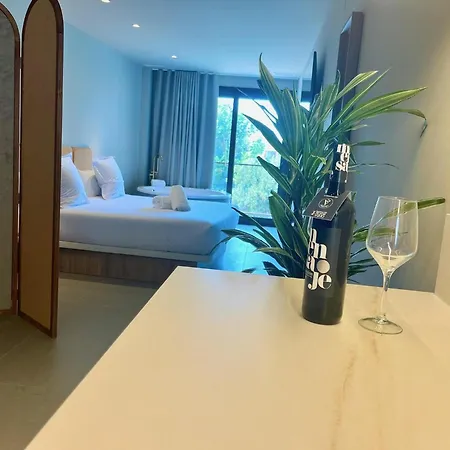 La Plaza 2 Deluxe With Jacuzzi Apartment *